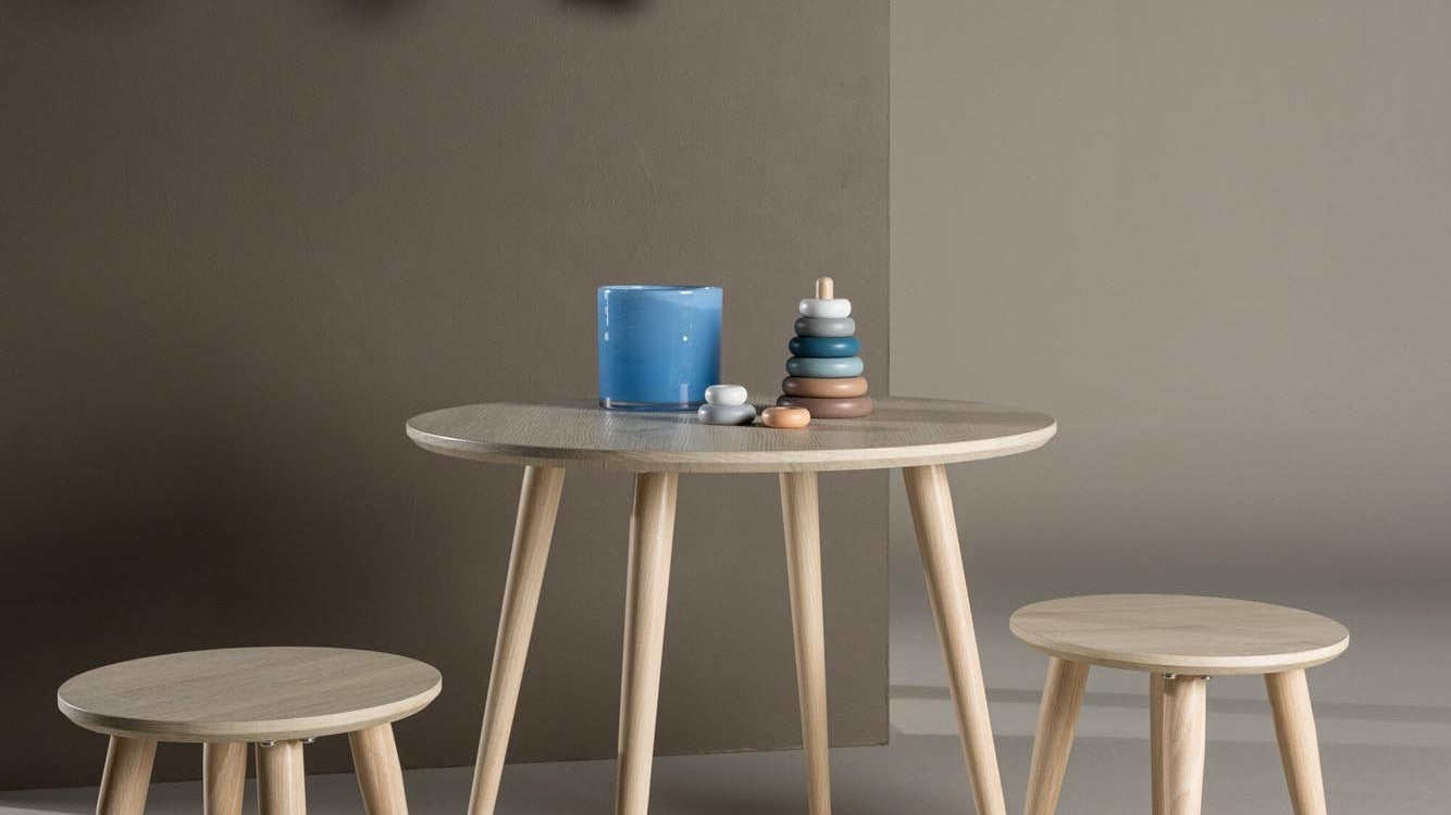 Entdecke unsere stilvollen Café Tische – perfekt für kleine Wohnungen, Gastronomie und Pausenräume. Funktionalität trifft modernes Design!
