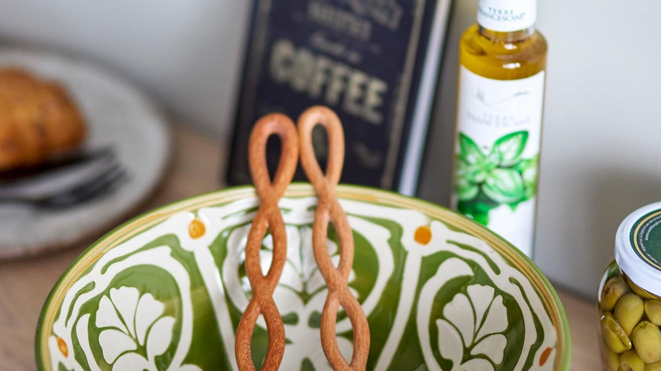 Salatzubehör: hochwertiges Salatbesteck, Salatschüsseln & Schleuder – stilvolles, langlebiges Küchenzubehör für frische Salate.