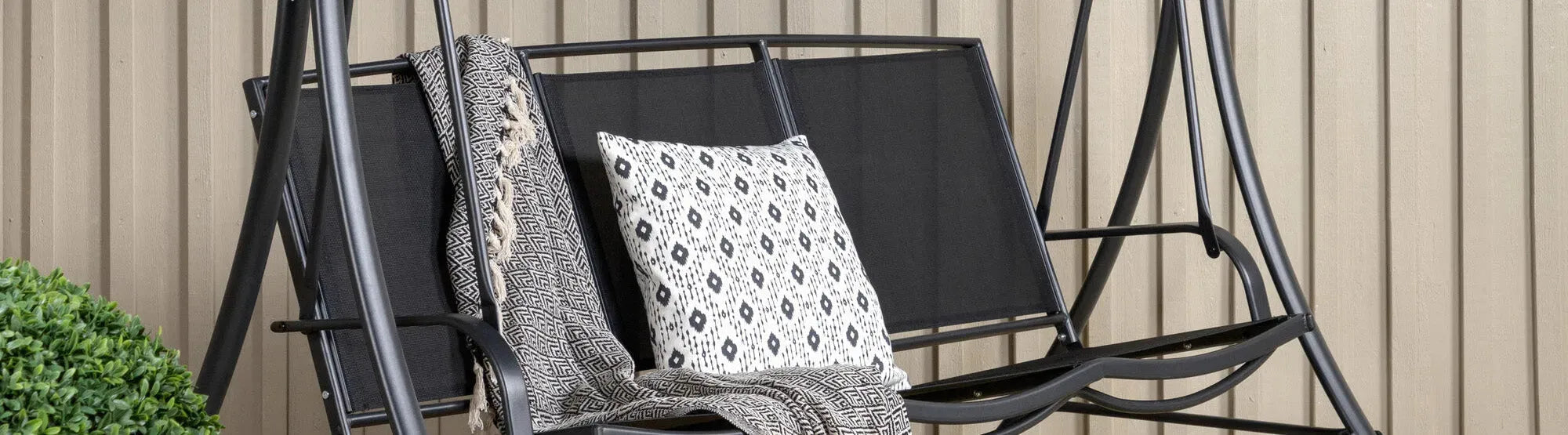 Entdecke die Schaukel-Kollektion von KAQTU! Hängematten, Nest- und Gartenschaukeln für entspannte Stunden im Freien. Stilvoll und komfortabel!