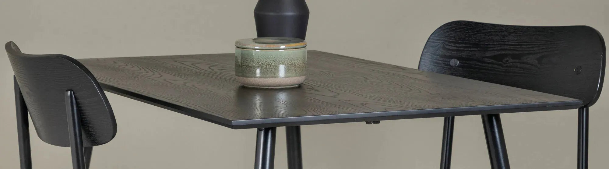 Entdecke ergonomische Schreibtische für dein Home Office bei KAQTU. Funktionalität und Design vereint für deinen perfekten Arbeitsplatz!