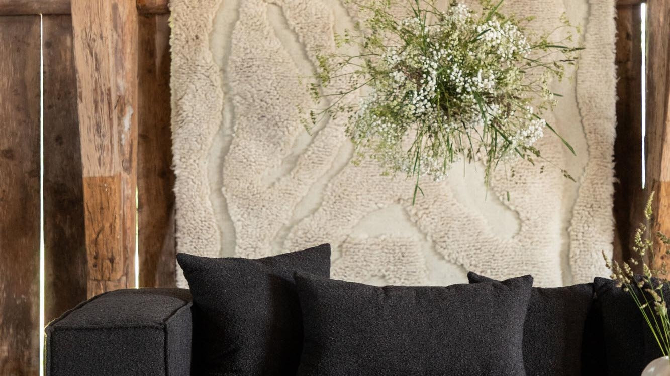 Entdecken Sie die KAQTU Kollektion: Komfortable Sofas für grosse Menschen, ergonomisch, stilvoll und aus hochwertigen Materialien gefertigt.