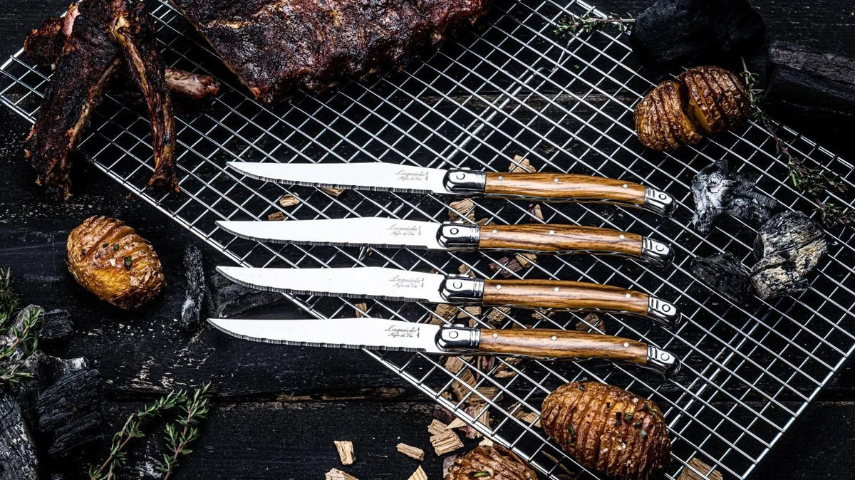 Hochwertige Steakmesser von KAQTU, vereinen scharfe Klingen mit elegantem Design für präzise Schnitte bei jedem Anlass.
