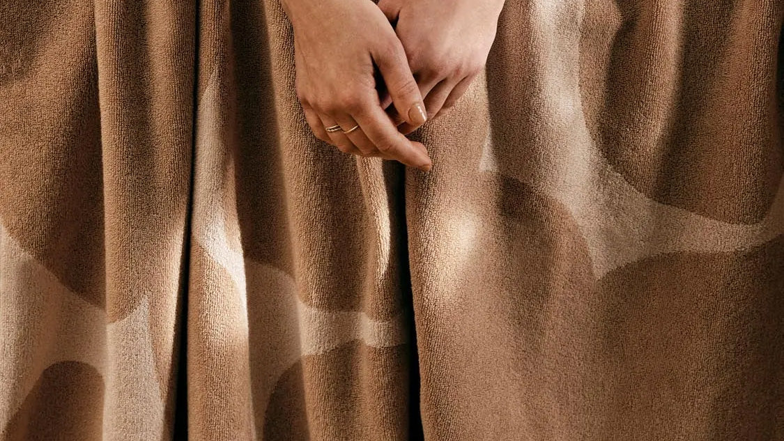 Strandtücher – stylische, saugfähige und schnell trocknende Begleiter für Strand, Pool und Sommer – vielfältige Farben und Muster.