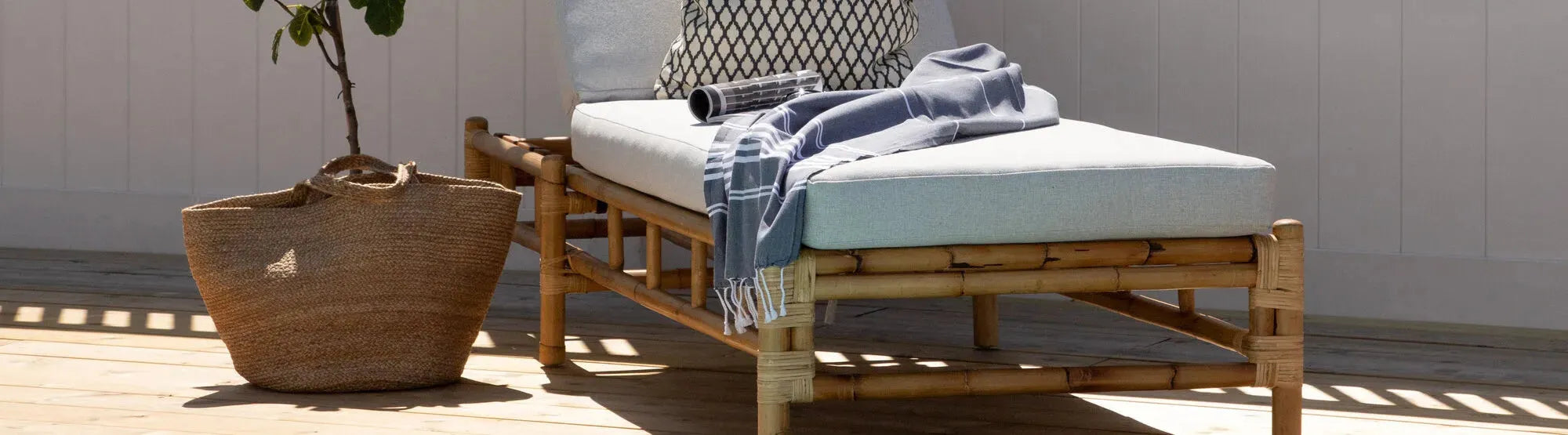 Strandtücher – stylische, saugfähige und schnell trocknende Begleiter für Strand, Pool und Sommer – vielfältige Farben und Muster.