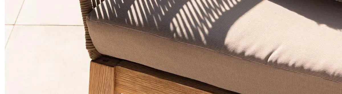 Entdecken Sie die stilvollen, kratzfesten Sofas von KAQTU – perfekt für Haustiere! Komfort, Eleganz und Nachhaltigkeit vereint.