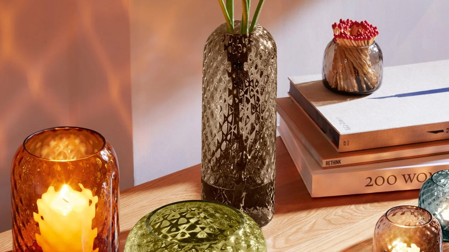 Entdecke stilvolle Vasen bei KAQTU: moderne Designs, handgefertigte Unikate und nachhaltige Materialien für dein Zuhause.