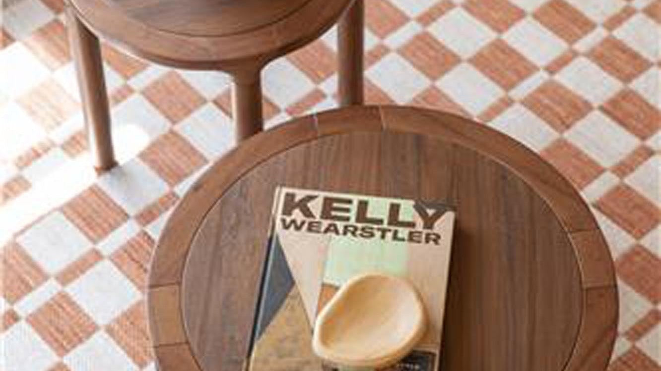 Elegante Zuiver Couch- und Beistelltische in modernem Design, ideal für stilvolle Wohnräume.