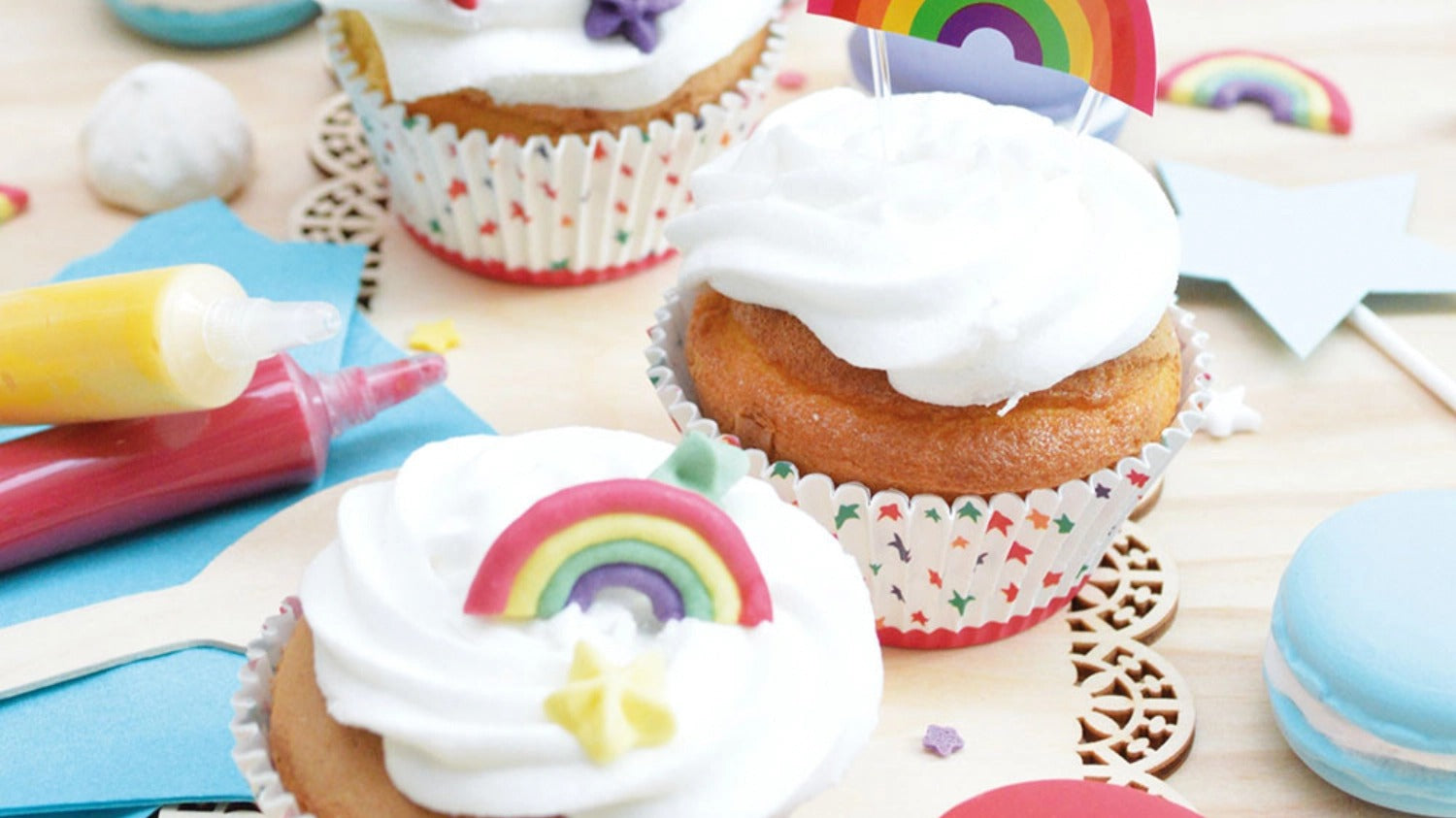 Entdecke bei KAQTU die besten Zutaten für Backen: essbare Dekorationen, hochwertige Backmischungen und kreatives Zubehör für unvergessliche Desserts.