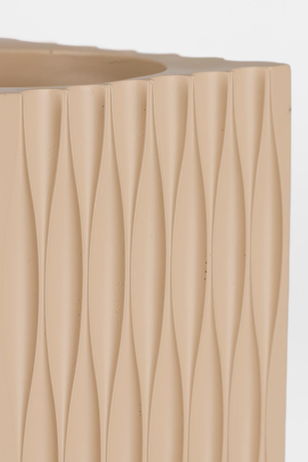 Riley Vase in Beige präsentiert im Onlineshop von KAQTU Design AG. Vase ist von Zuiver