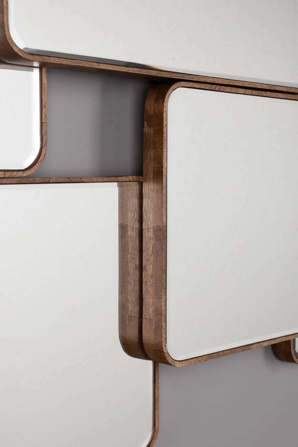 Cordelia Mirror in  präsentiert im Onlineshop von KAQTU Design AG. Spiegel ist von Dutchbone