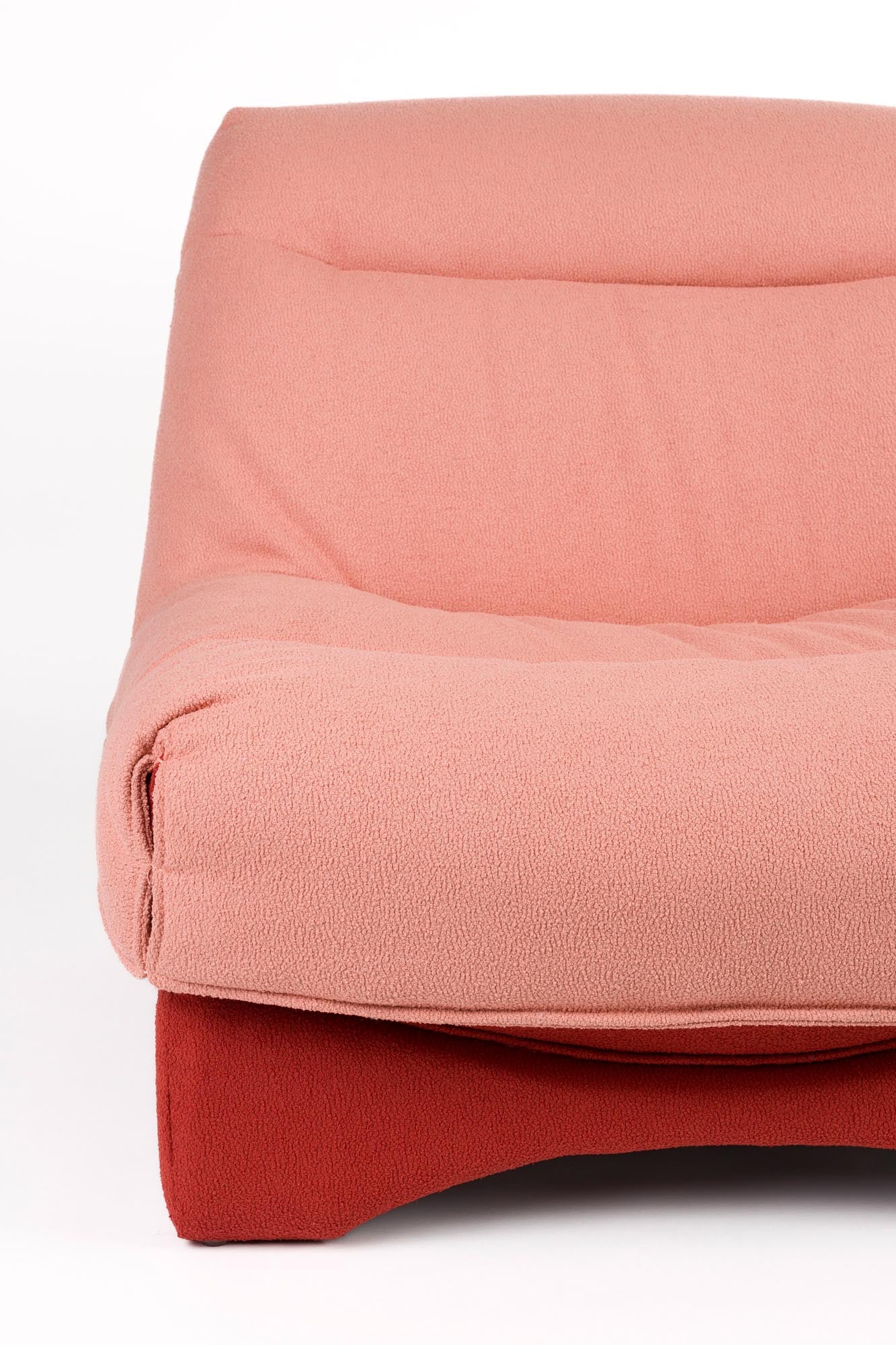 Eleganter Lounge Chair Twister von White Label Living, modern und komfortabel, perfekt für stilvolle Wohnräume und Relaxmomente.