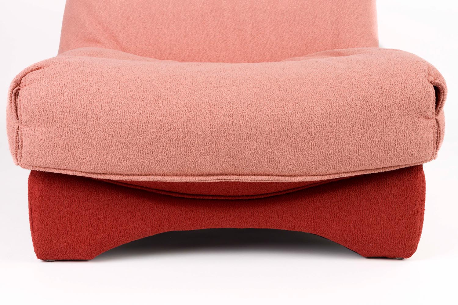 Eleganter Lounge Chair Twister von White Label Living, modern und komfortabel, perfekt für stilvolle Entspannung daheim.