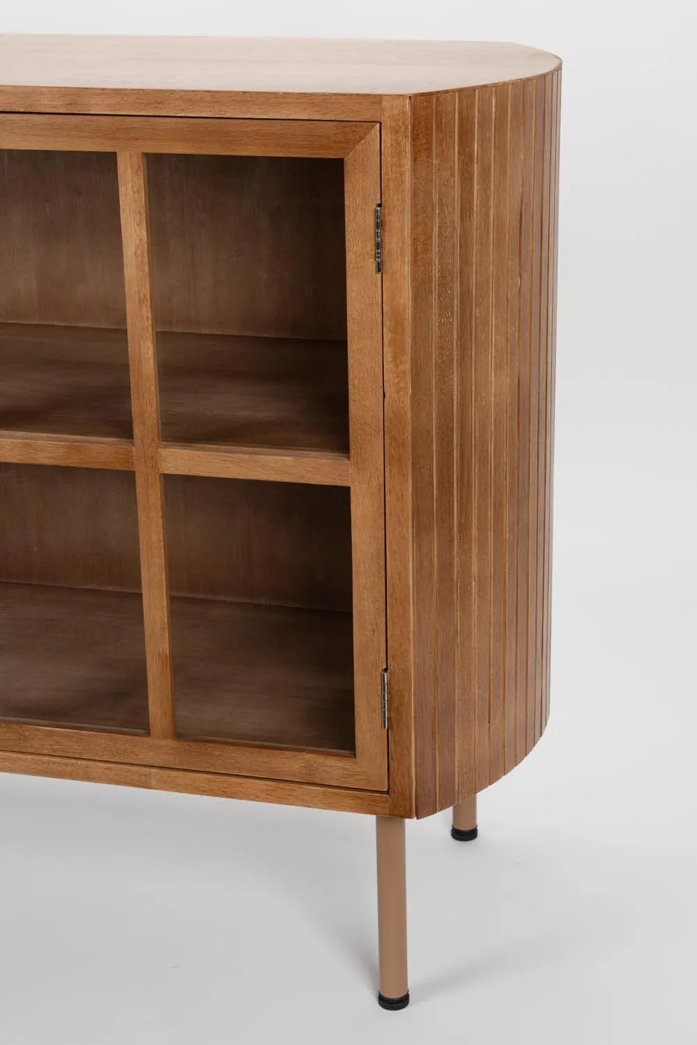 Yaz Sideboard High: Funktionalität trifft auf modernes Design.