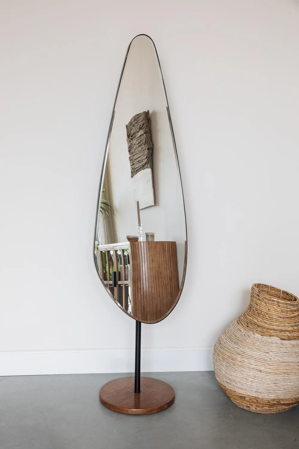 Dropz Mirror in  präsentiert im Onlineshop von KAQTU Design AG. Spiegel ist von White Label Living