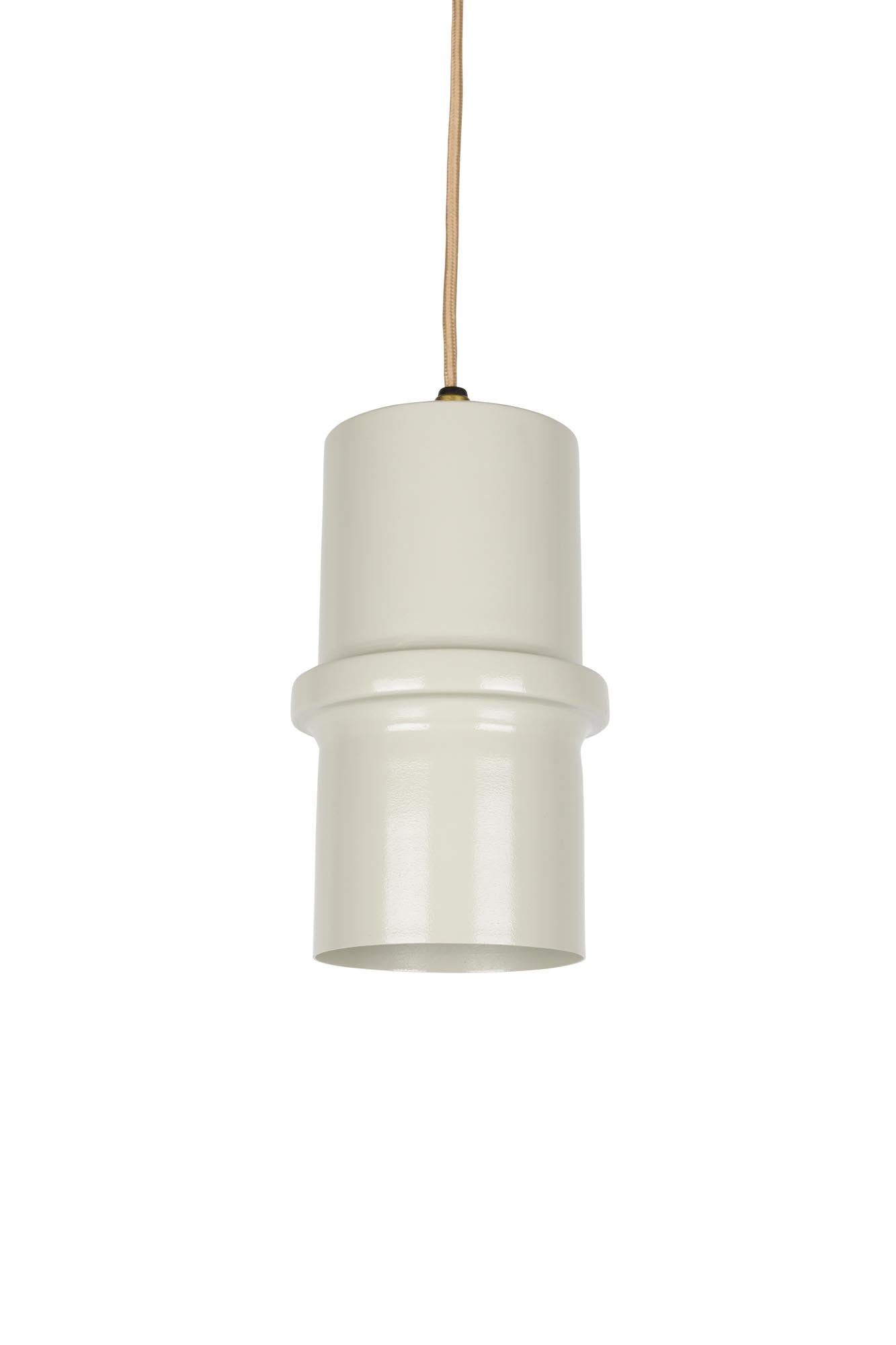 Die Pendelleuchte Duct S von White Label Living überzeugt mit stilvollem Design und erstklassiger Materialqualität.