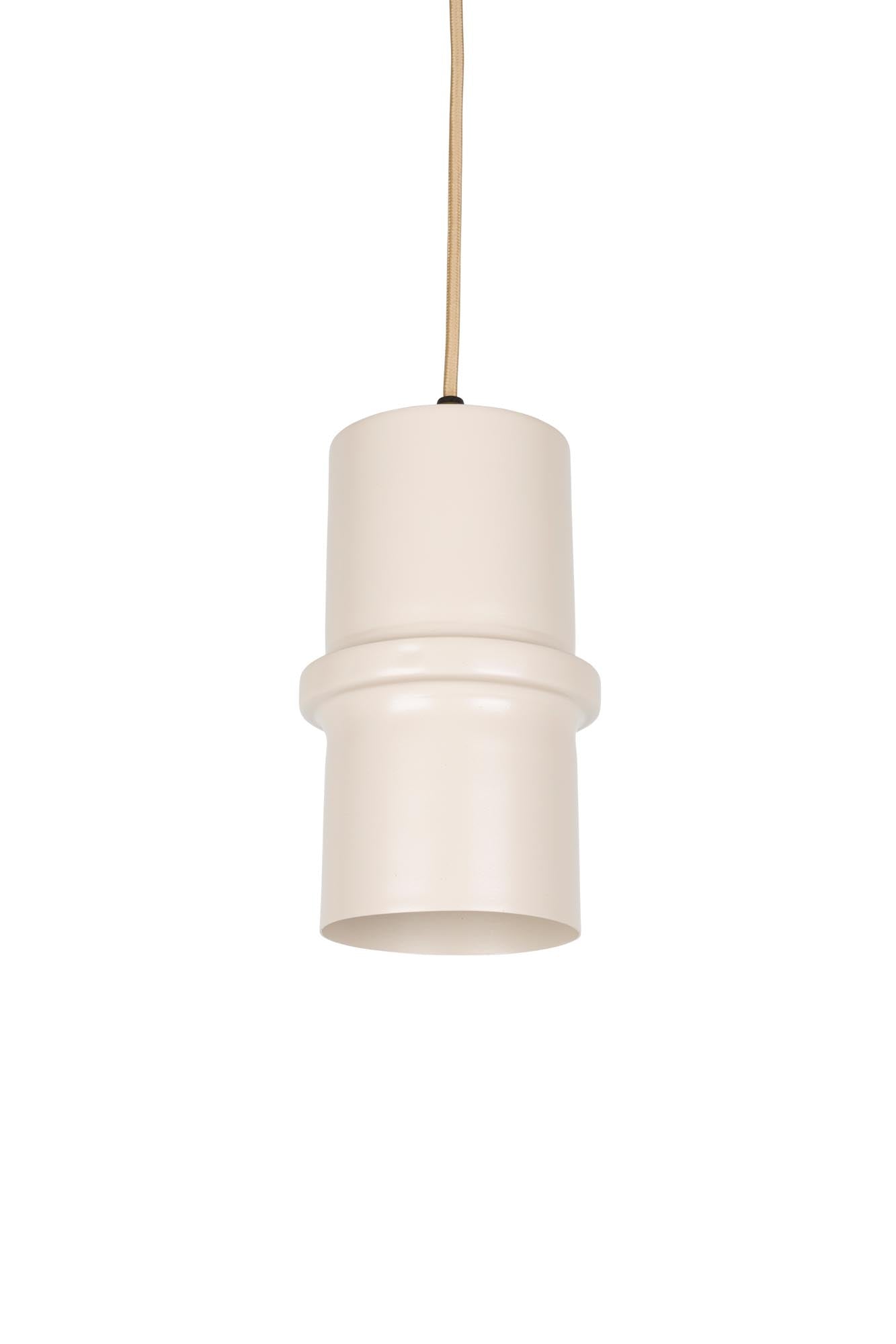 Die Duct S Pendelleuchte von White Label Living besticht durch modernes Design, hochwertige Verarbeitung und stilvolle Eleganz.