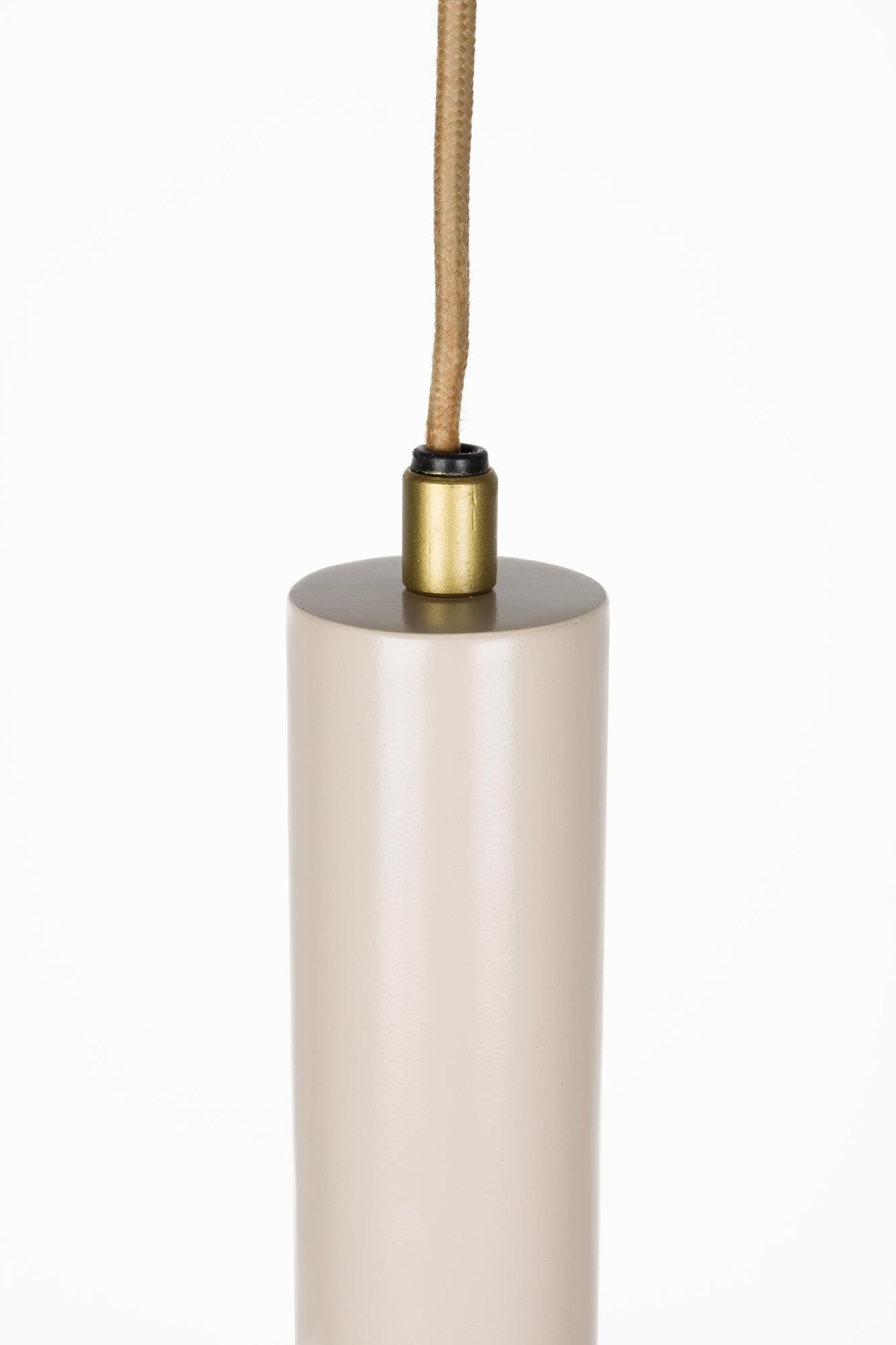 Die Pendelleuchte Duct M von White Label Living vereint modernes Design mit Qualität, ideal für elegante und zeitgemäße Wohnräume.
