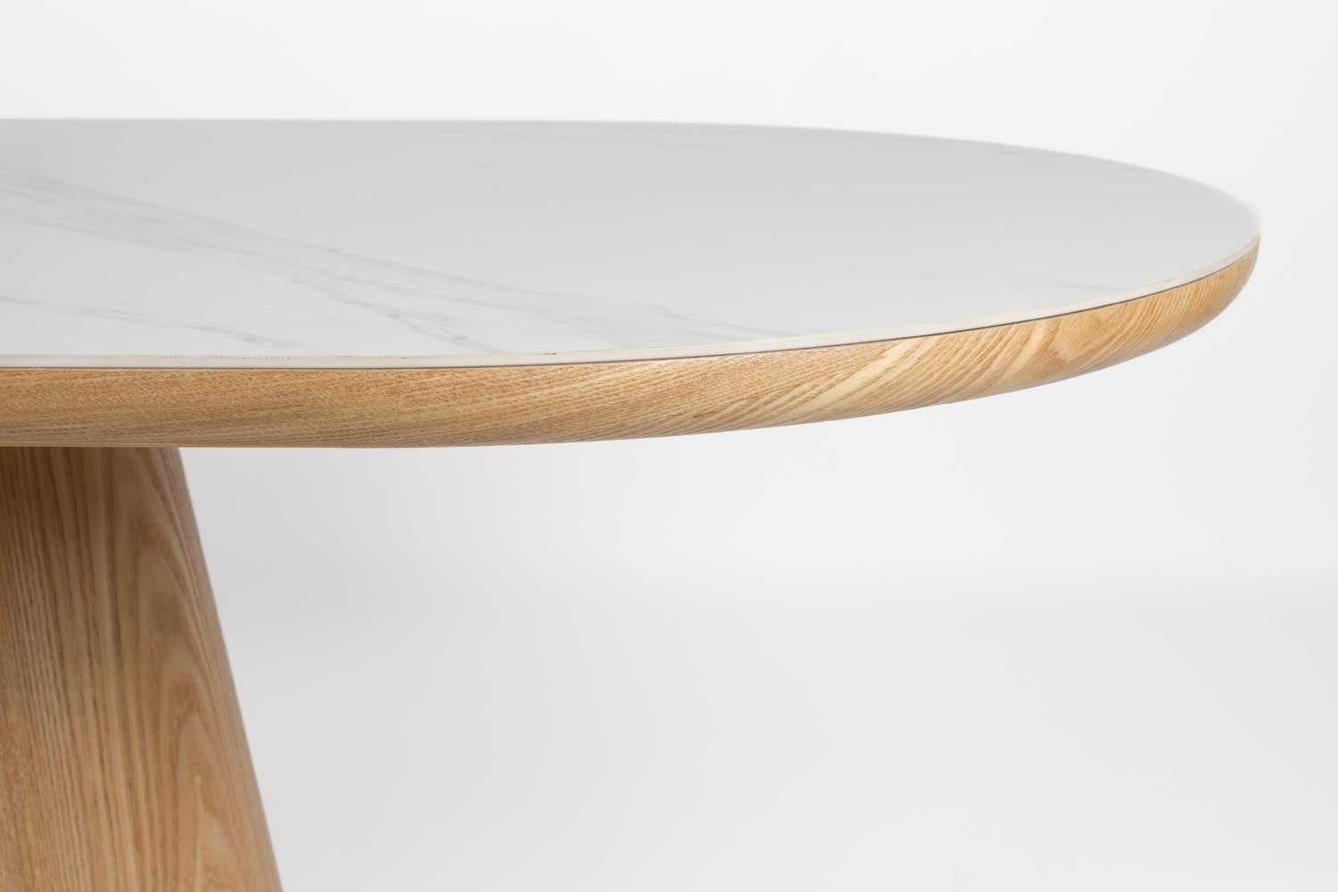 Almira Esstisch Oval in Oak präsentiert im Onlineshop von KAQTU Design AG. Esstisch ist von White Label Living