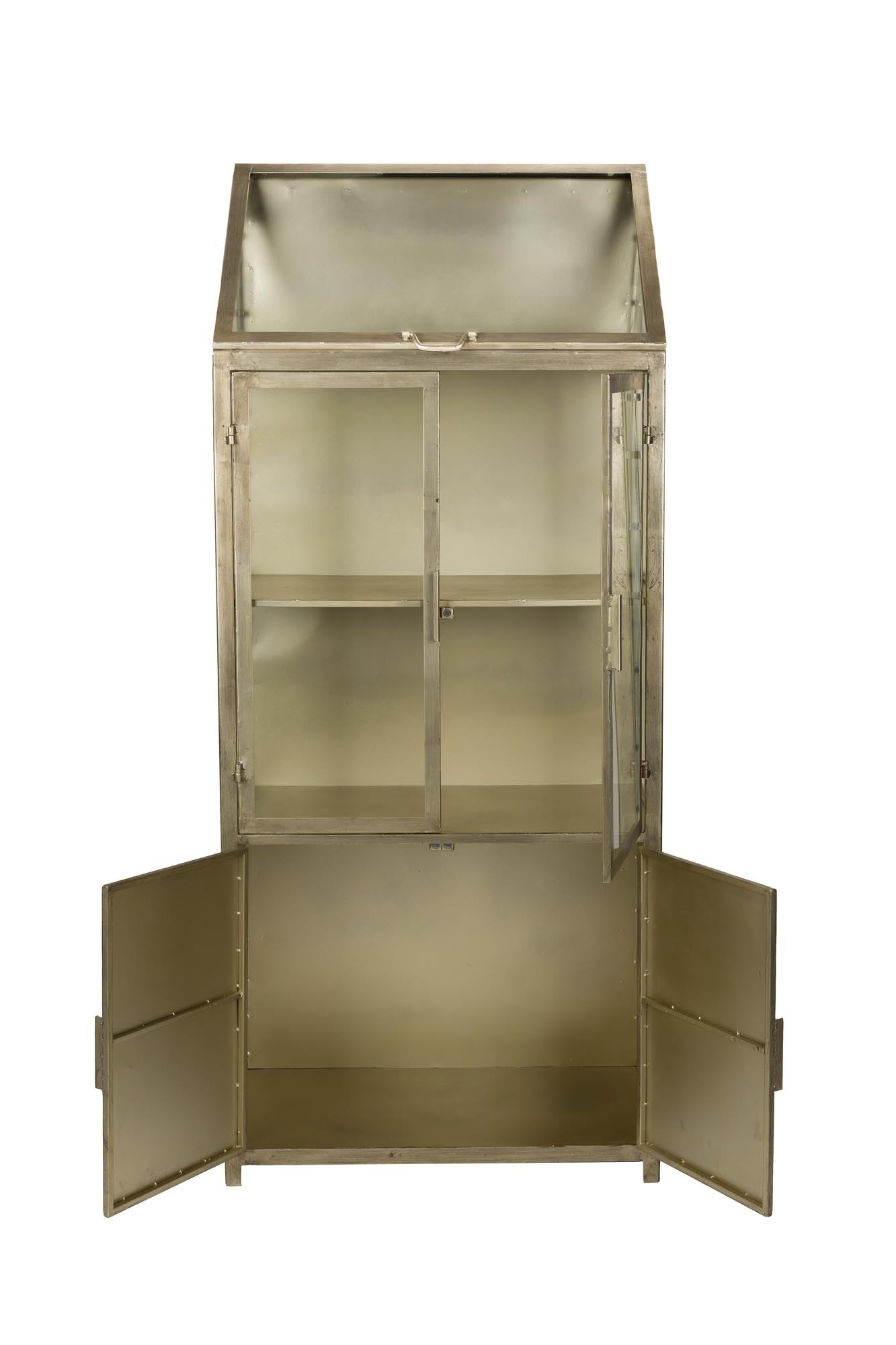 Der Monviso Schrank von Dutchbone: Holzdesign, modern und funktional, perfekt für stilvolle Aufbewahrung in jedem Raum.