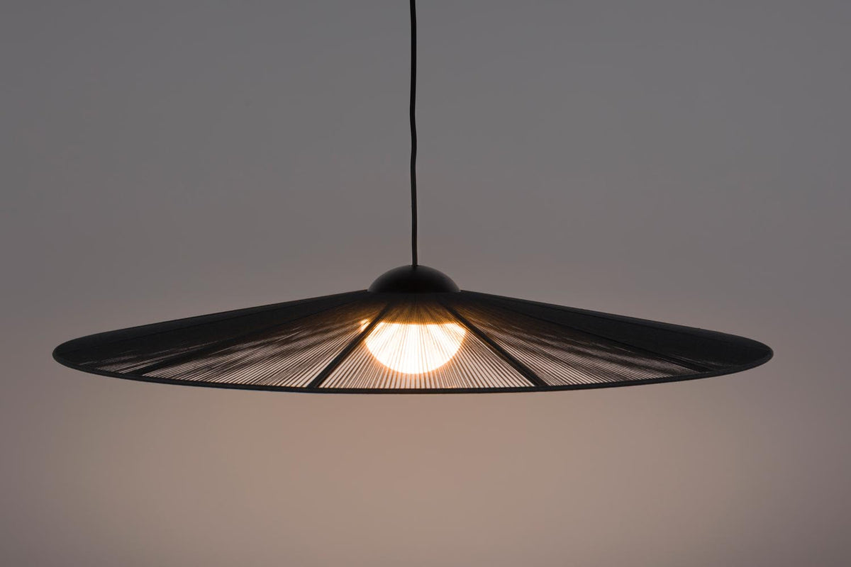 Pendellampe Belle L in Schwarz präsentiert im Onlineshop von KAQTU Design AG. Pendelleuchte ist von Zuiver