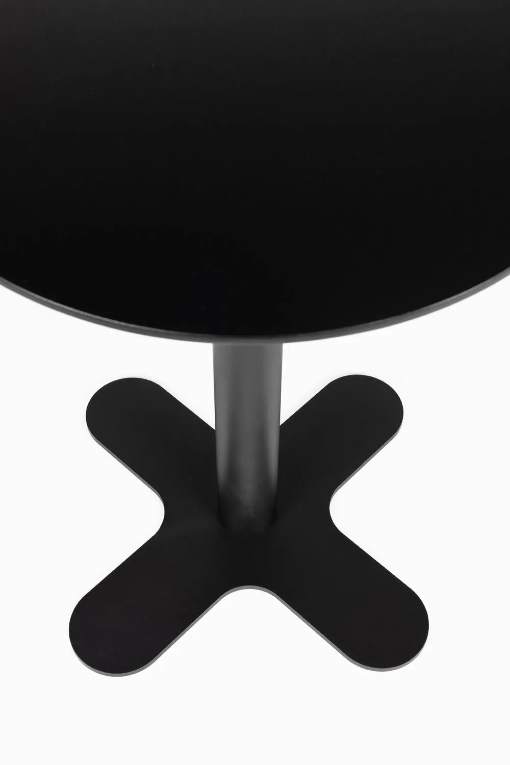 Sanjay Bistro Table in Black präsentiert im Onlineshop von KAQTU Design AG. Gartentisch ist von White Label Living