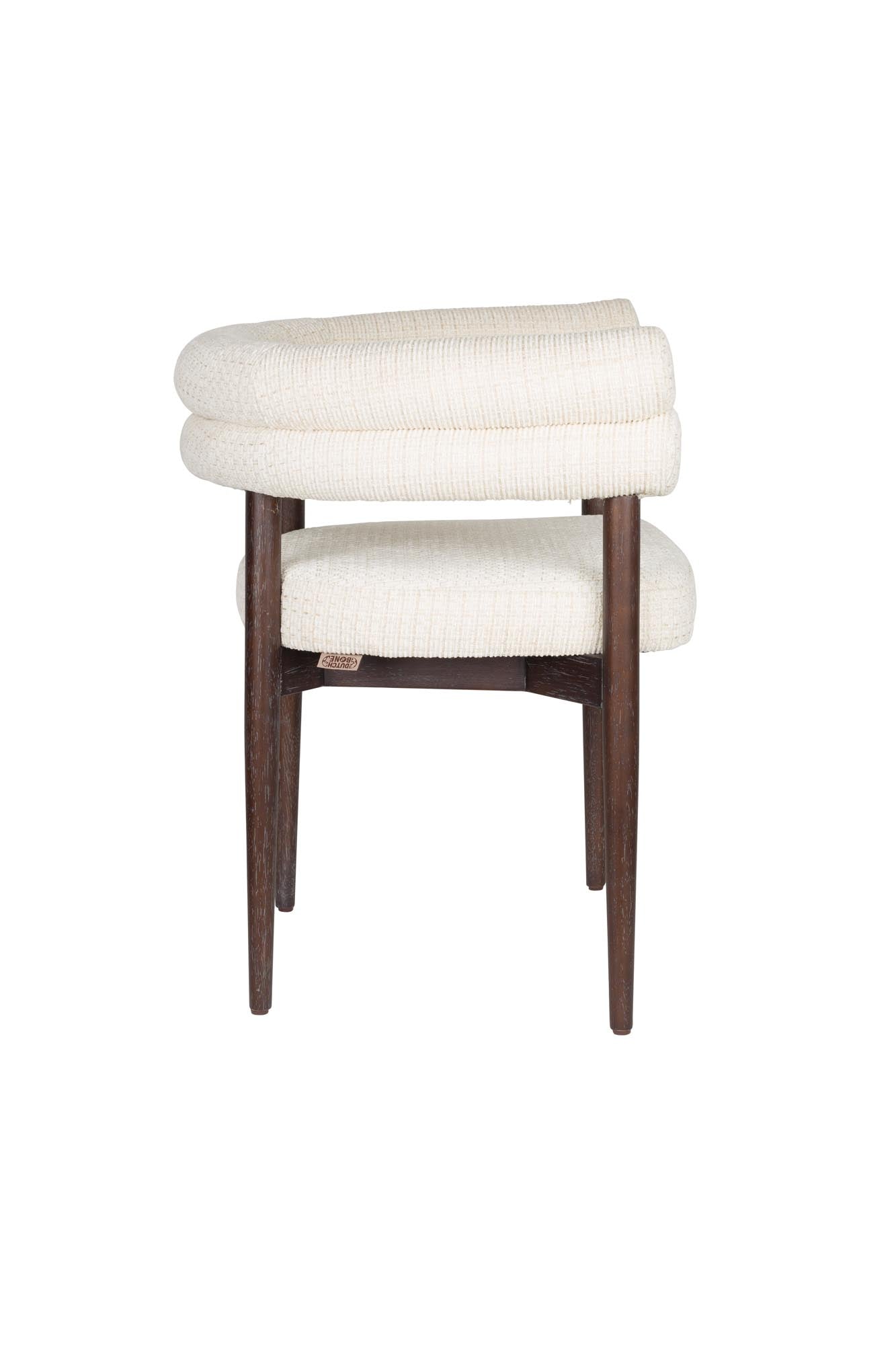Der Sela Esszimmerstuhl von Dutchbone: stilvolles Design, hoher Komfort, perfekt für Esszimmer und Wohnbereiche.