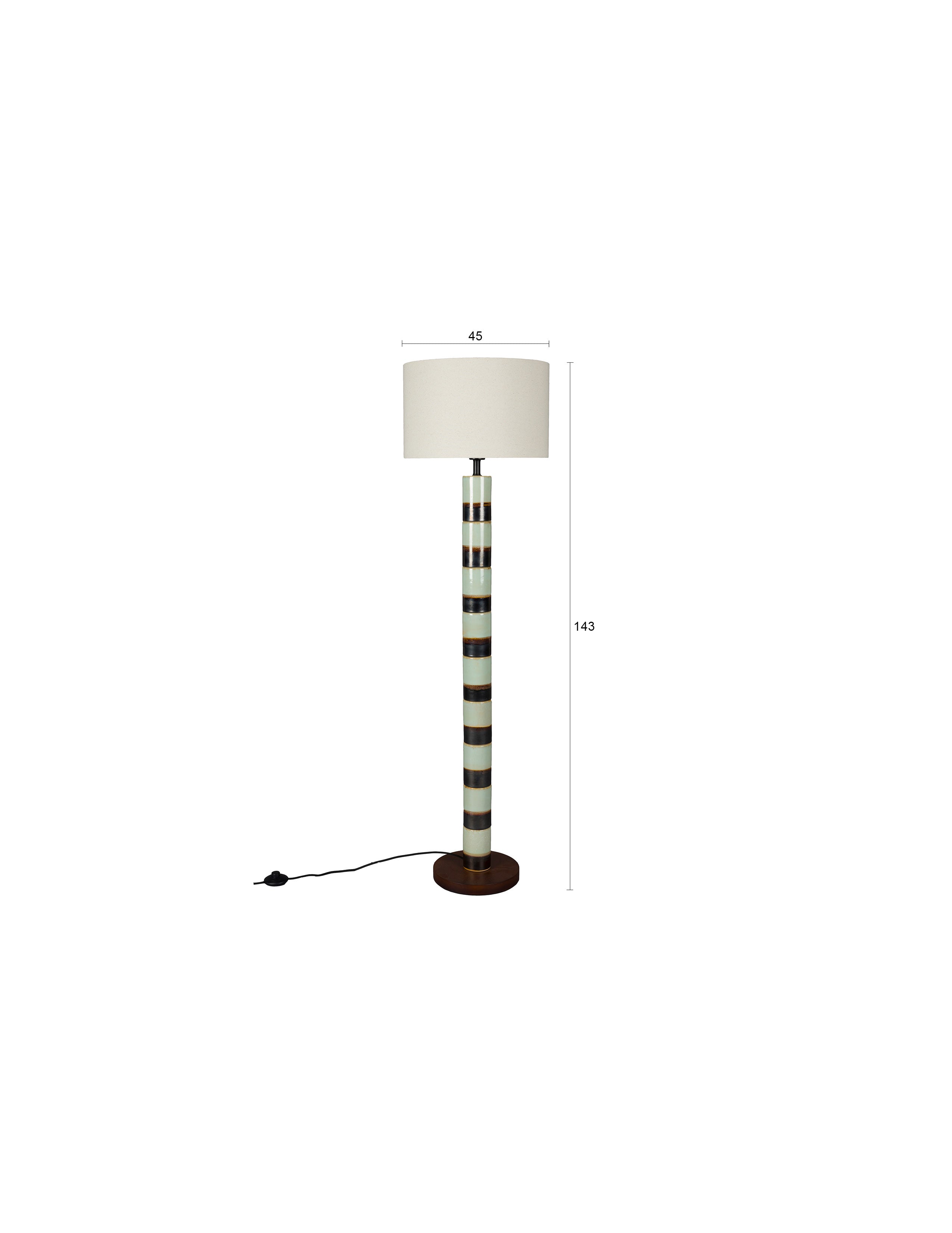 Die Stehlampe Vertigo von Dutchbone kombiniert modernes Design mit Funktionalität und verleiht jedem Raum eine stilvolle Note.