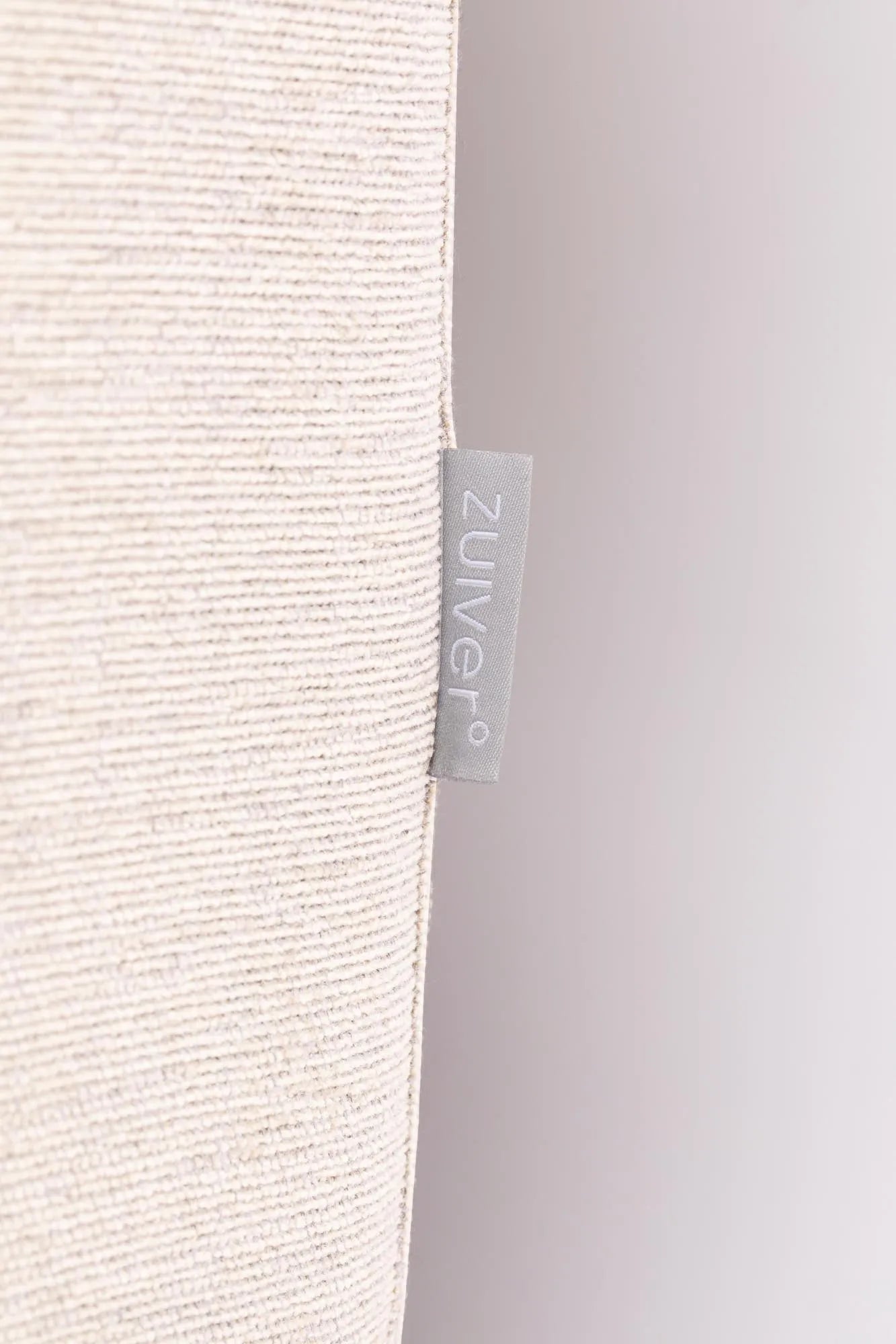 Das Summer Sofa 3-Sitzer von Zuiver bietet modernes Design und Komfort, ideal für stilvolle und gemütliche Wohnräume.