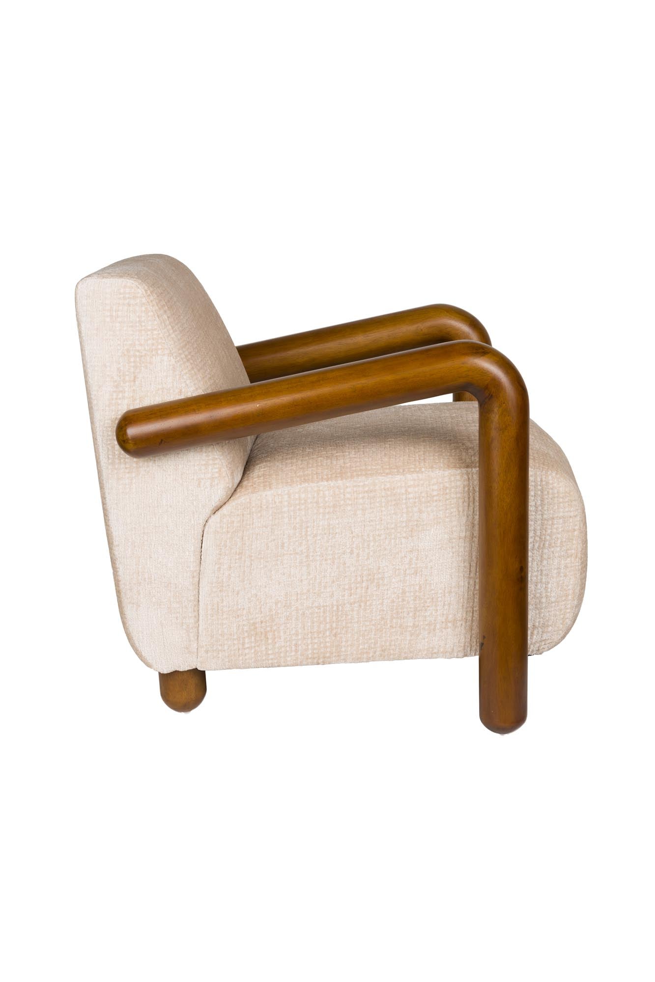 Der Loungesessel Robinson von Dutchbone besticht durch modernes Design, hohen Komfort und ist perfekt für stilvolle Wohnräume.