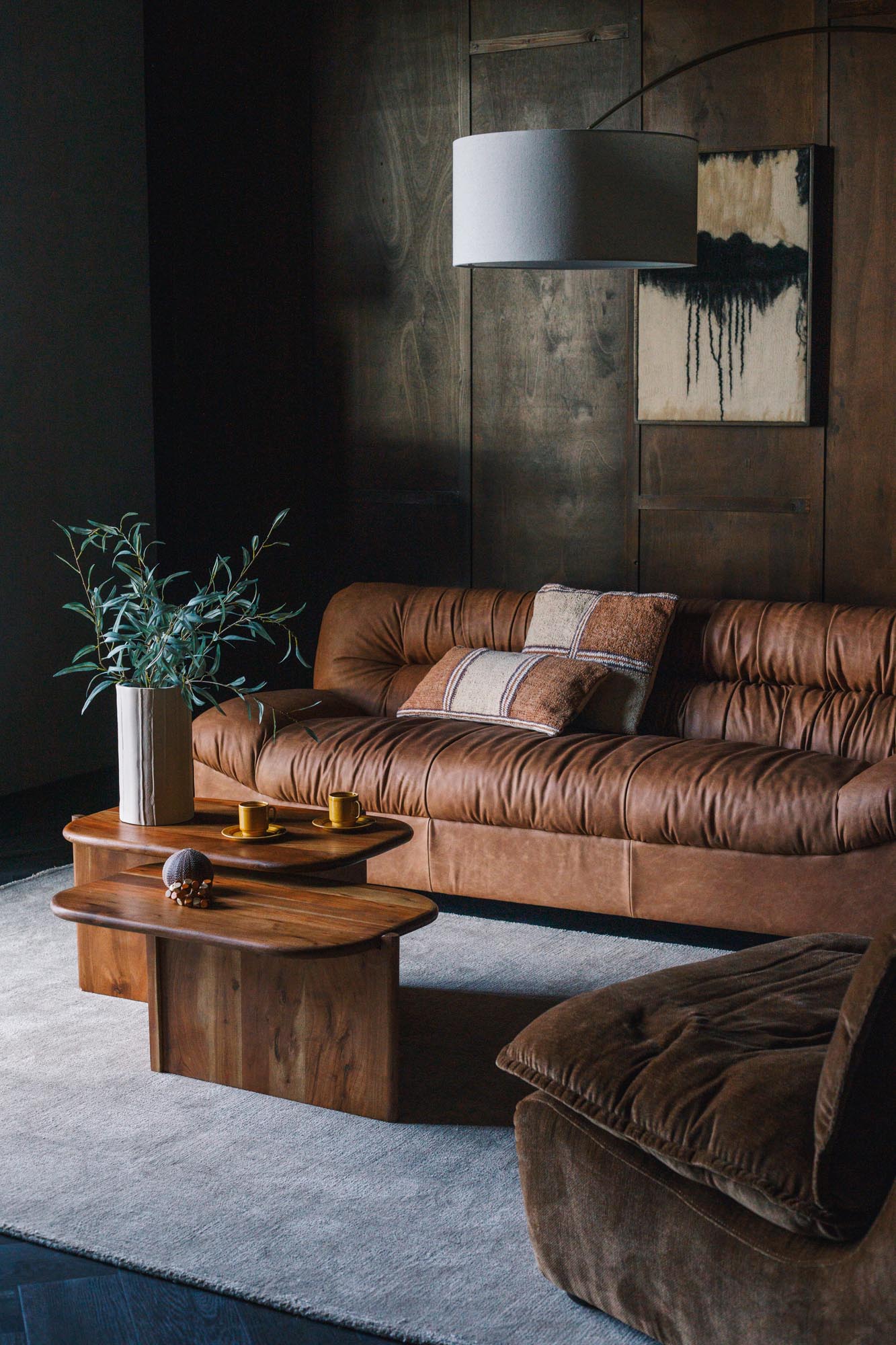 Das Sofa Douglas von Dutchbone bietet elegantes Design und hohen Komfort, perfekt für zeitgemäße Wohnräume.