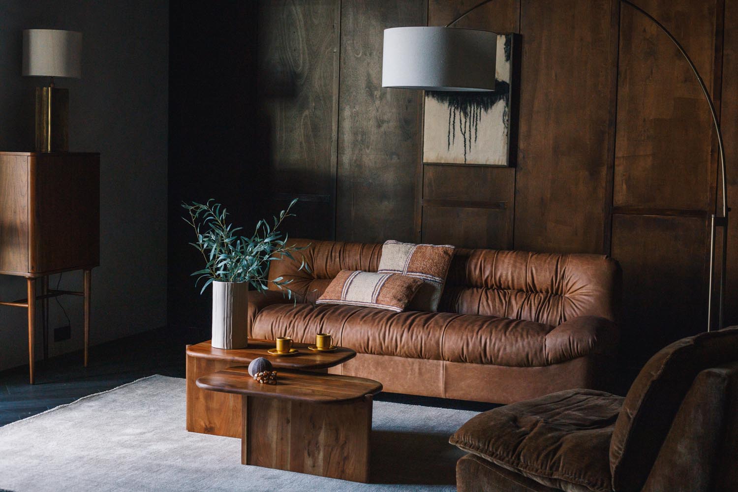 Das Sofa Douglas von Dutchbone bietet elegantes Design und hohen Komfort, perfekt für zeitgemäße Wohnräume.