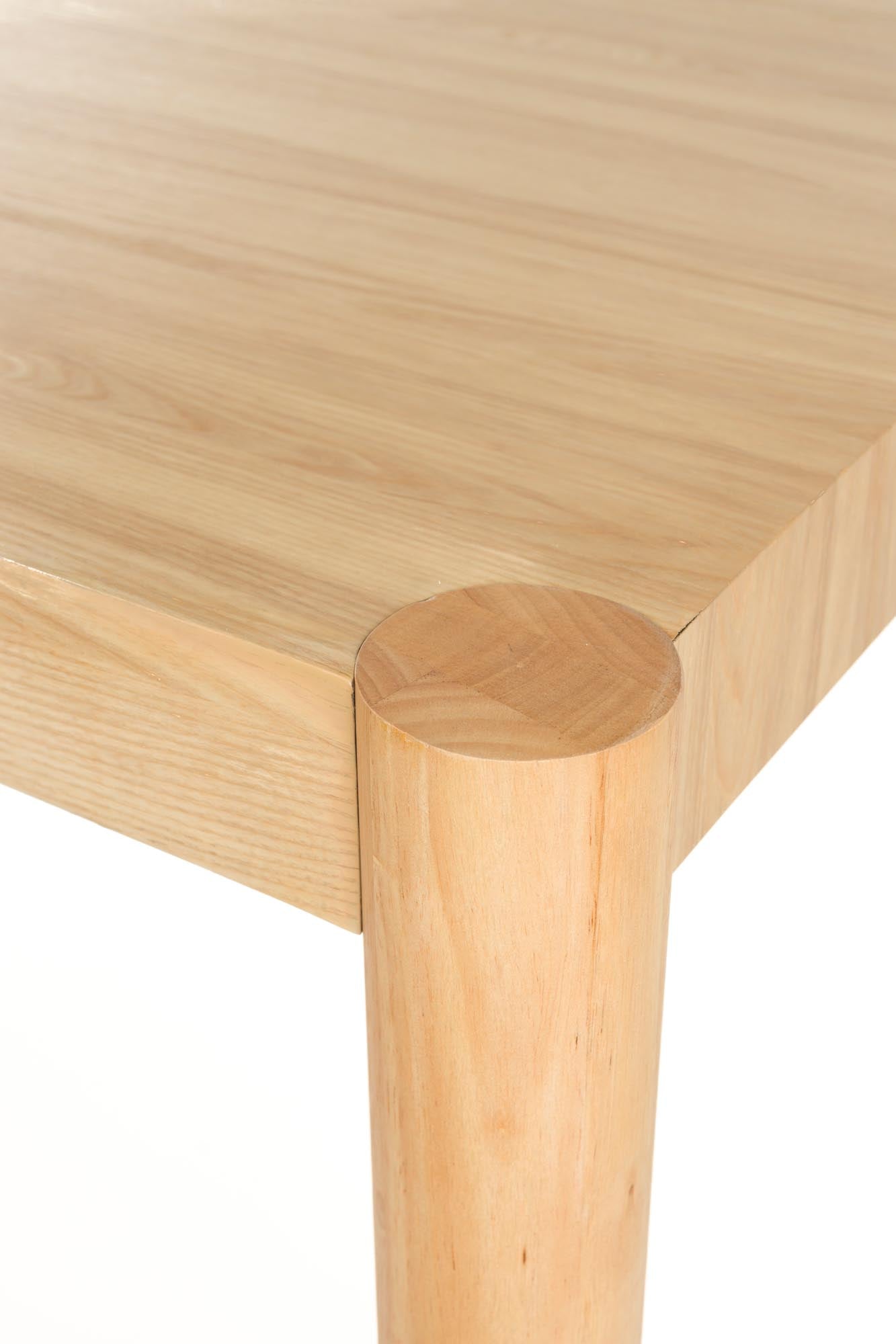 Moderner Tisch Sticks von Zuiver, mit klaren Linien und zeitlosem Design, ideal für stilvolle und funktionale Wohnräume.