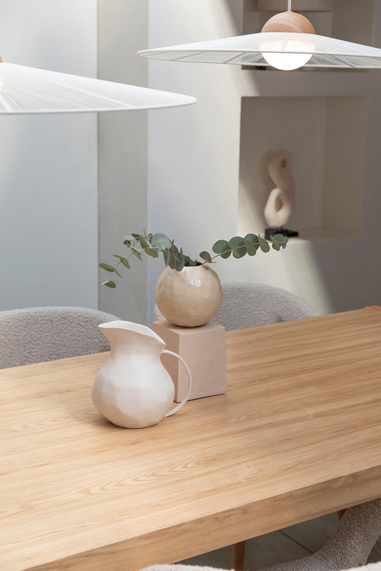 Moderner Tisch Sticks von Zuiver, minimalistisch und stilvoll, ideal für zeitgemäße Wohnräume.