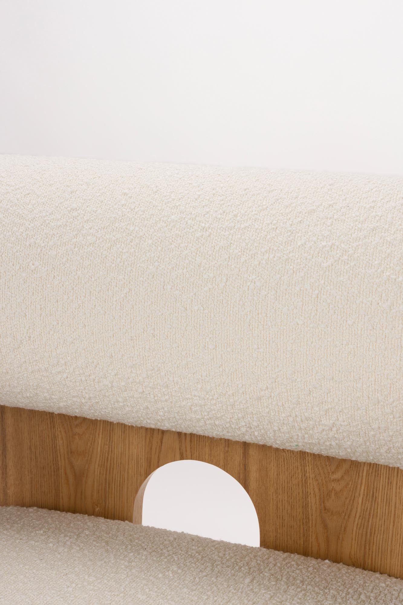 Eleganter Oolong Sessel von Zuiver, bietet stilvollen Komfort und modernes Design für jeden Wohnraum.