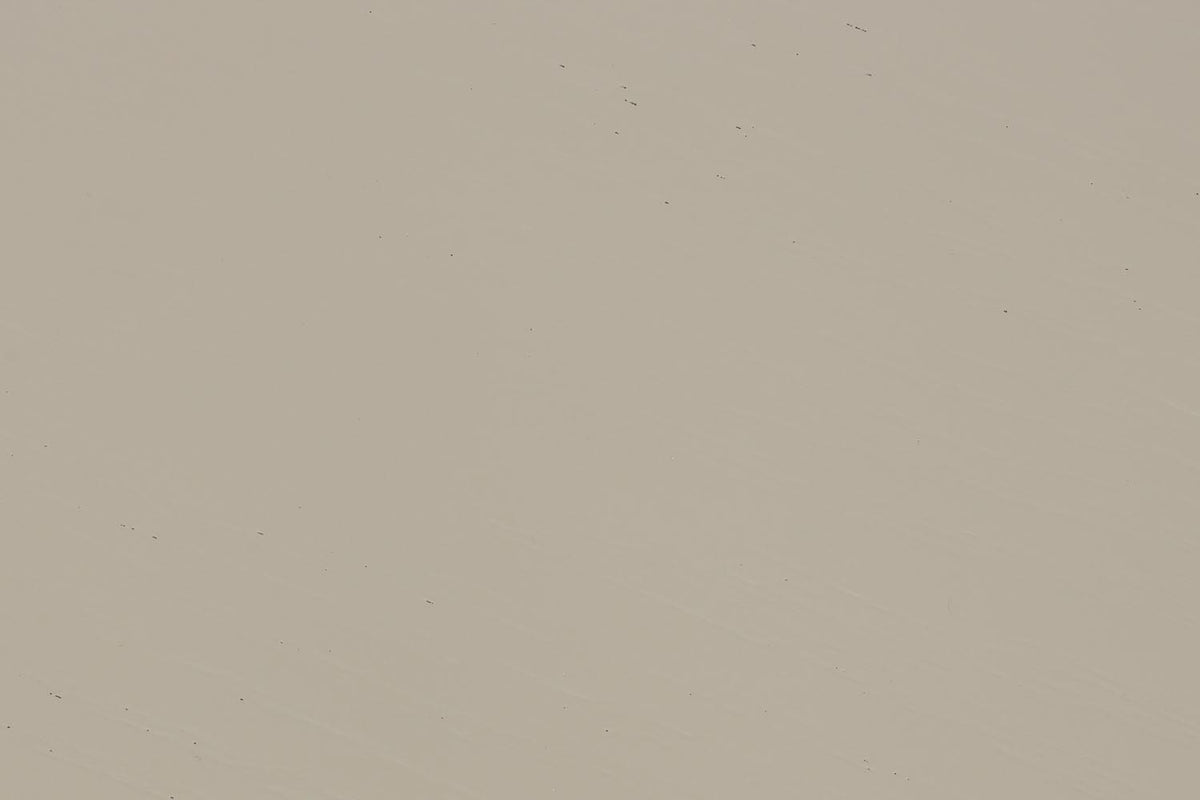 Beistelltisch Jason von Zuiver in Beige, rundes Tischgestell aus pulverbeschichtetem Metall mit Eichenfurnier-Platte, matte Oberfläche.