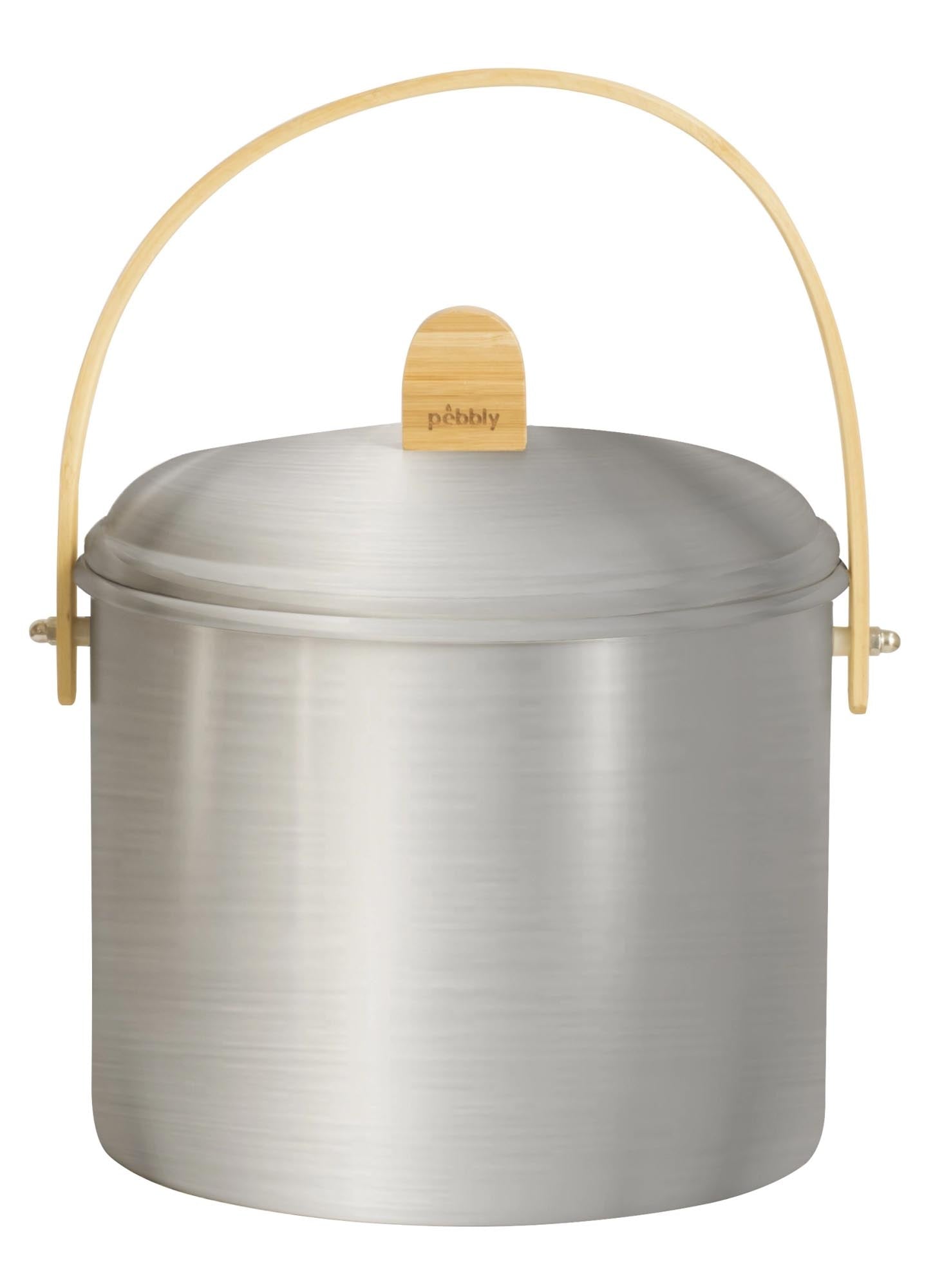 Entdecken Sie den stilvollen Pebbly Kompostbehälter 7L aus Edelstahl und Bambus mit Kohlefilter. Ideal für nachhaltige Küchen und effektive Geruchsabsorption.