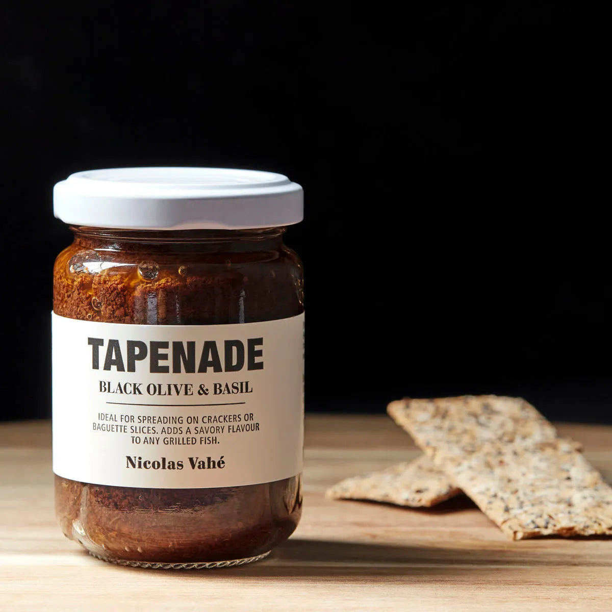 Aromatische Oliven-Basilikum-Tapenade von Nicolas Vahé entdecken.