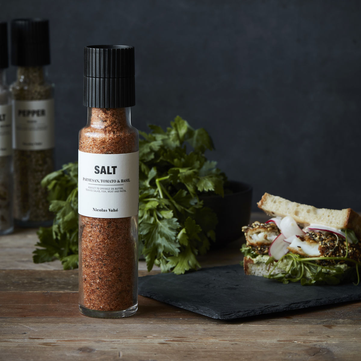 Salz, Parmesan, Tomato & Basil in  präsentiert im Onlineshop von KAQTU Design AG. Salz & Pfeffer ist von Nicolas Vahé