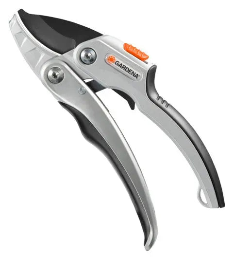 GARDENA Ratschenschere Comfort Smartcut in  präsentiert im Onlineshop von KAQTU Design AG. Werkzeug ist von GARDENA
