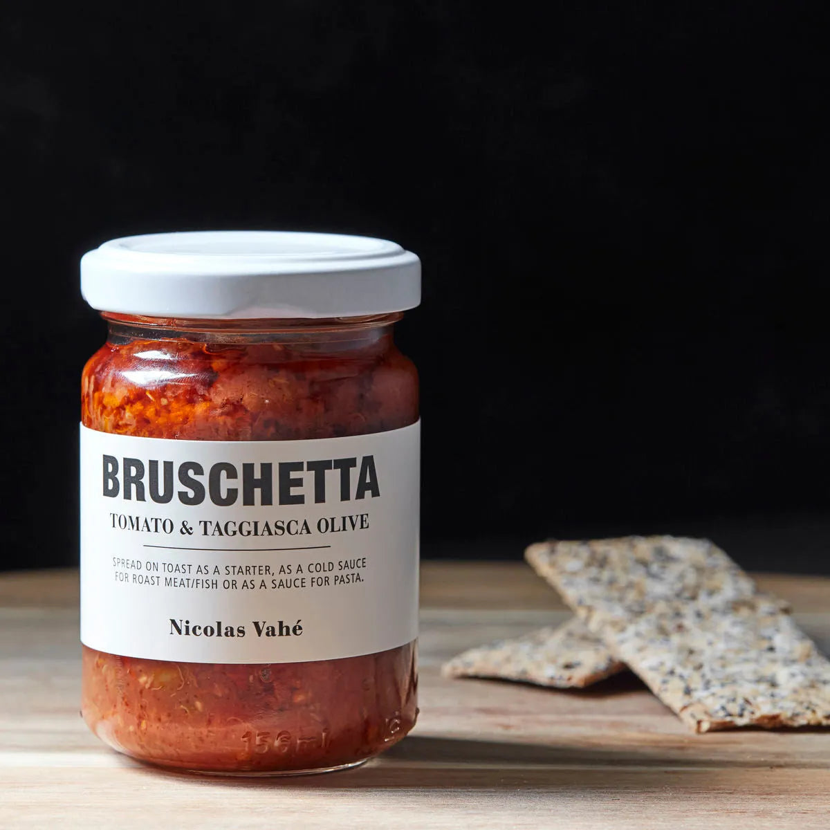 Bruschetta, Tomato & Taggiasca Olive in  präsentiert im Onlineshop von KAQTU Design AG. Lebensmittel ist von Nicolas Vahé