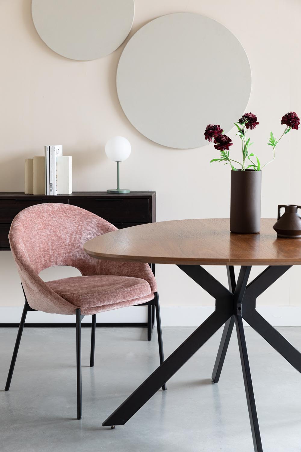 Dando Stuhl in Rosa präsentiert im Onlineshop von KAQTU Design AG. Stuhl ist von White Label Living
