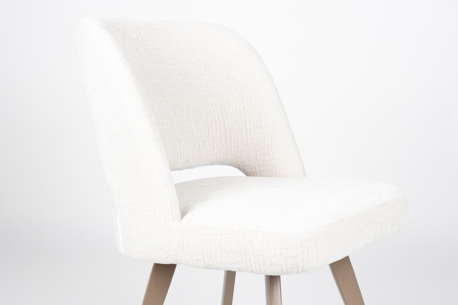 Yves Stuhl in White präsentiert im Onlineshop von KAQTU Design AG. Stuhl ist von White Label Living