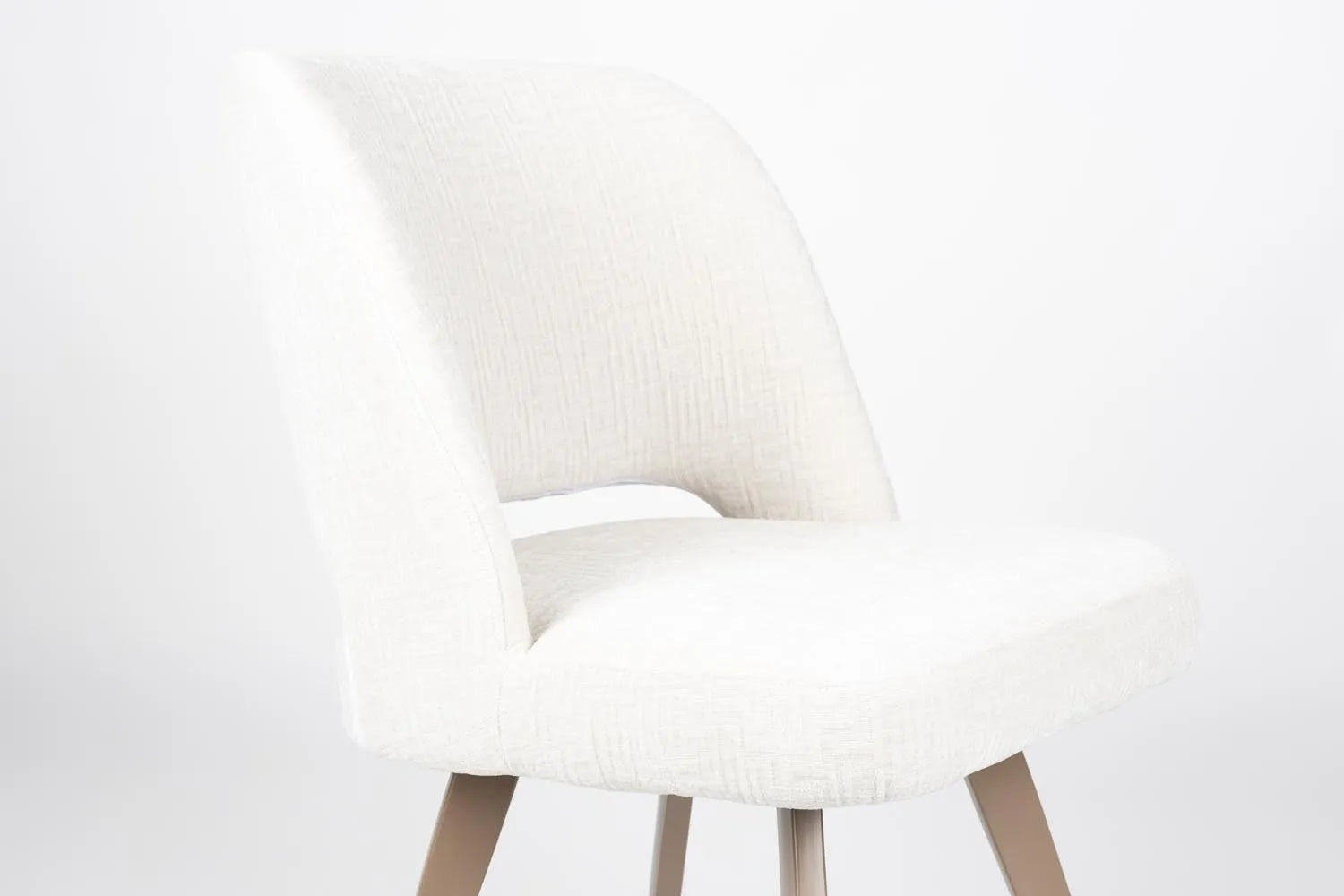 Yves Stuhl in White präsentiert im Onlineshop von KAQTU Design AG. Stuhl ist von White Label Living