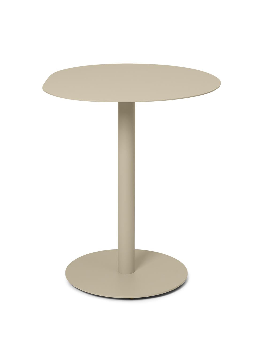 Der Pond Café Table von Ferm Living: organische Form, robust, wetterfest, ideal für drinnen & draussen, zeitloses Design.