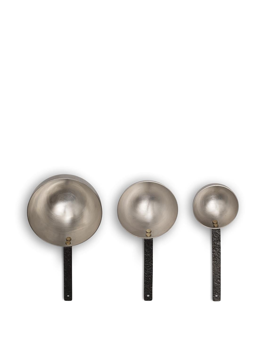 Obra Measuring Löffel Set of 3  in  Stainless Steel präsentiert im Onlineshop von KAQTU Design AG. Küchenhelfer ist von Ferm Living