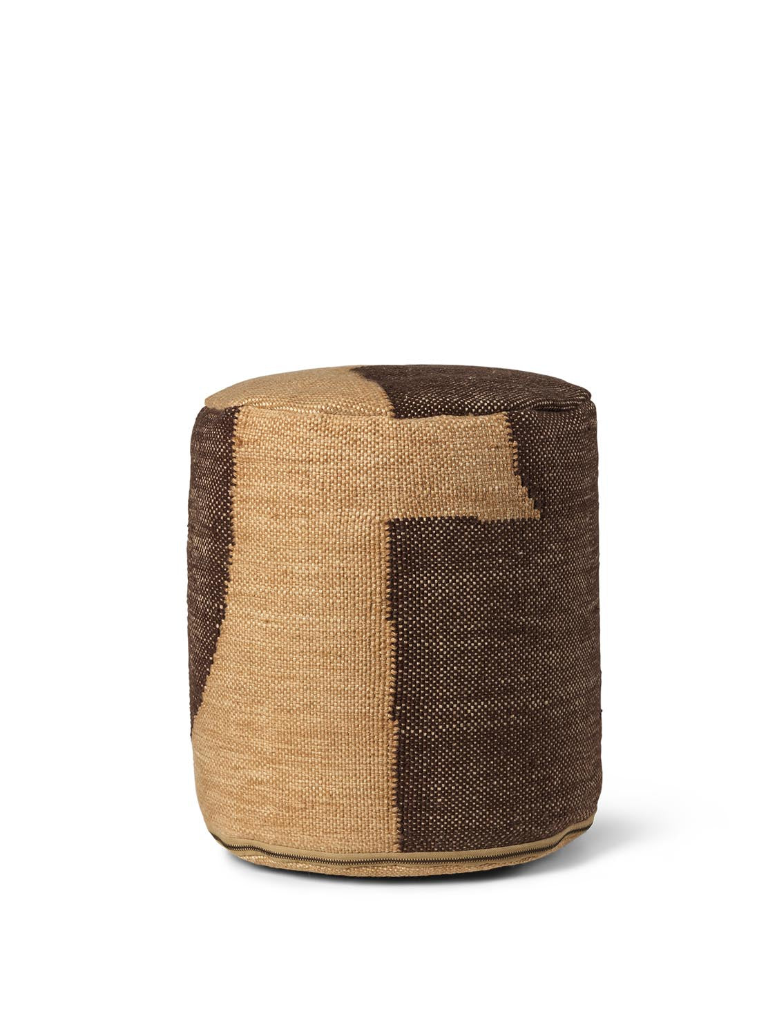 Forene Cylinder Pouf  in  Tan/Chocolate präsentiert im Onlineshop von KAQTU Design AG. Pouf ist von Ferm Living