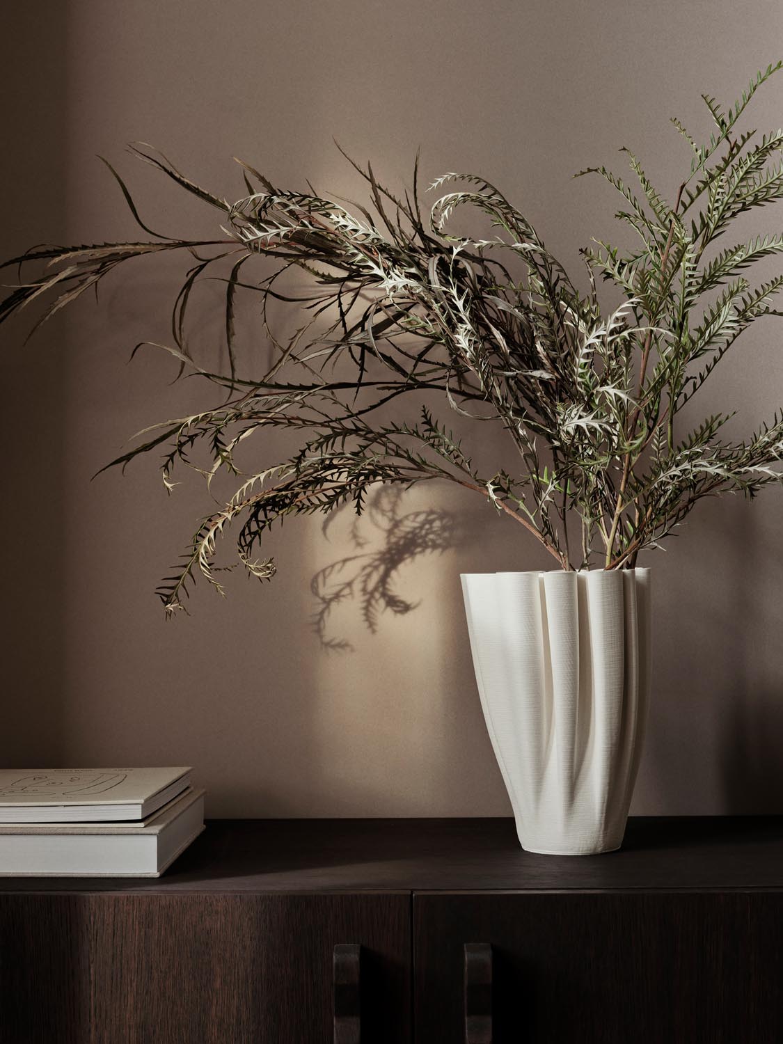 Dedali Vase in Offwhite präsentiert im Onlineshop von KAQTU Design AG. Vase ist von Ferm Living