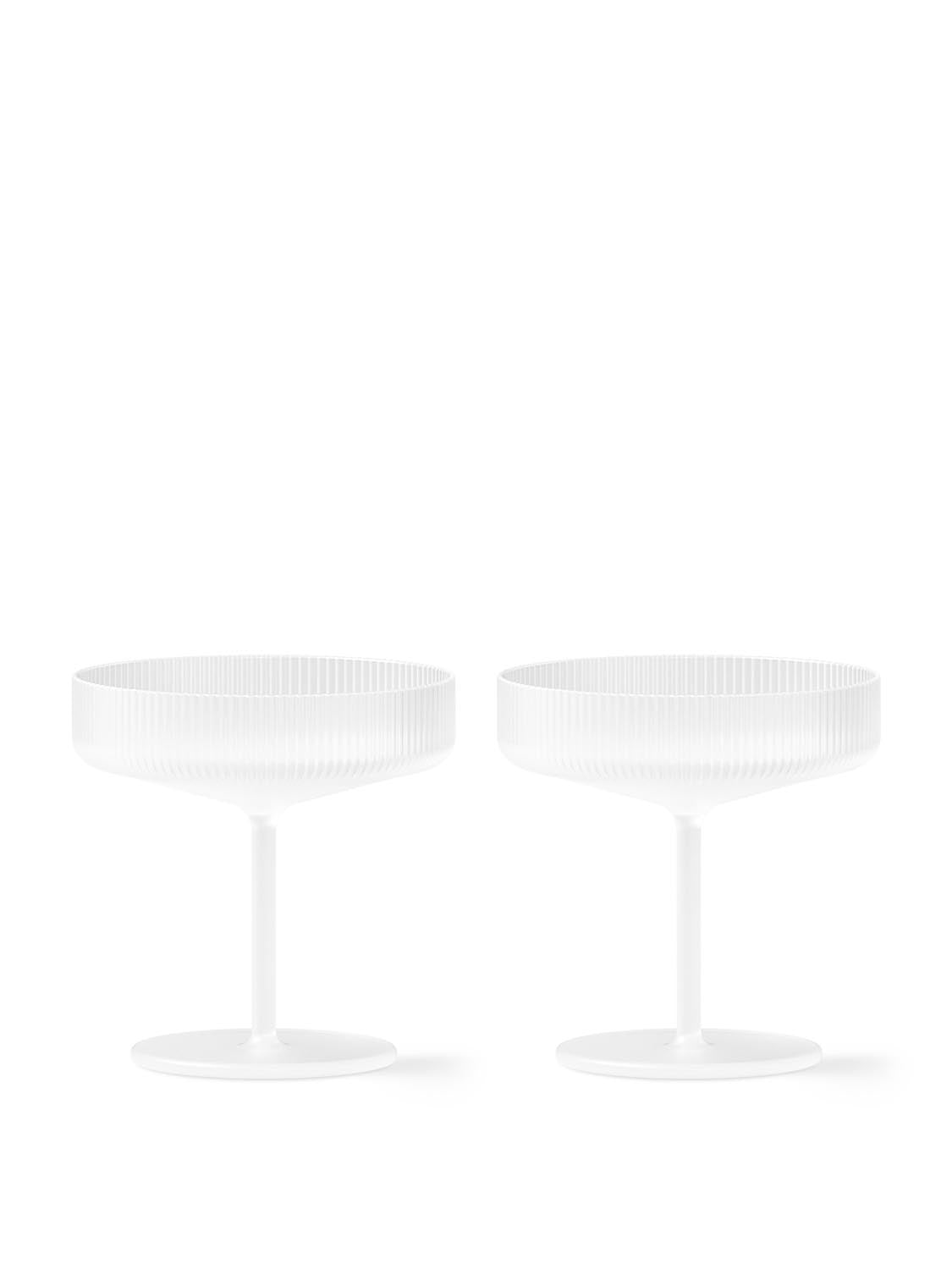 Ripple Champagne Saucers Set of 2  in  Frosted präsentiert im Onlineshop von KAQTU Design AG. Wein- & Sektglas ist von Ferm Living