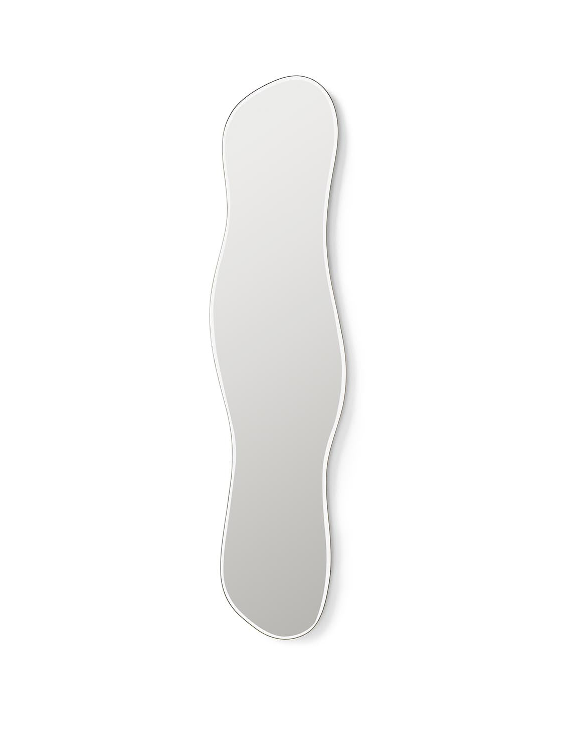 Grosser Pond Mirror von Ferm Living: Stilvoller Blickfang für Ihr Zuhause.