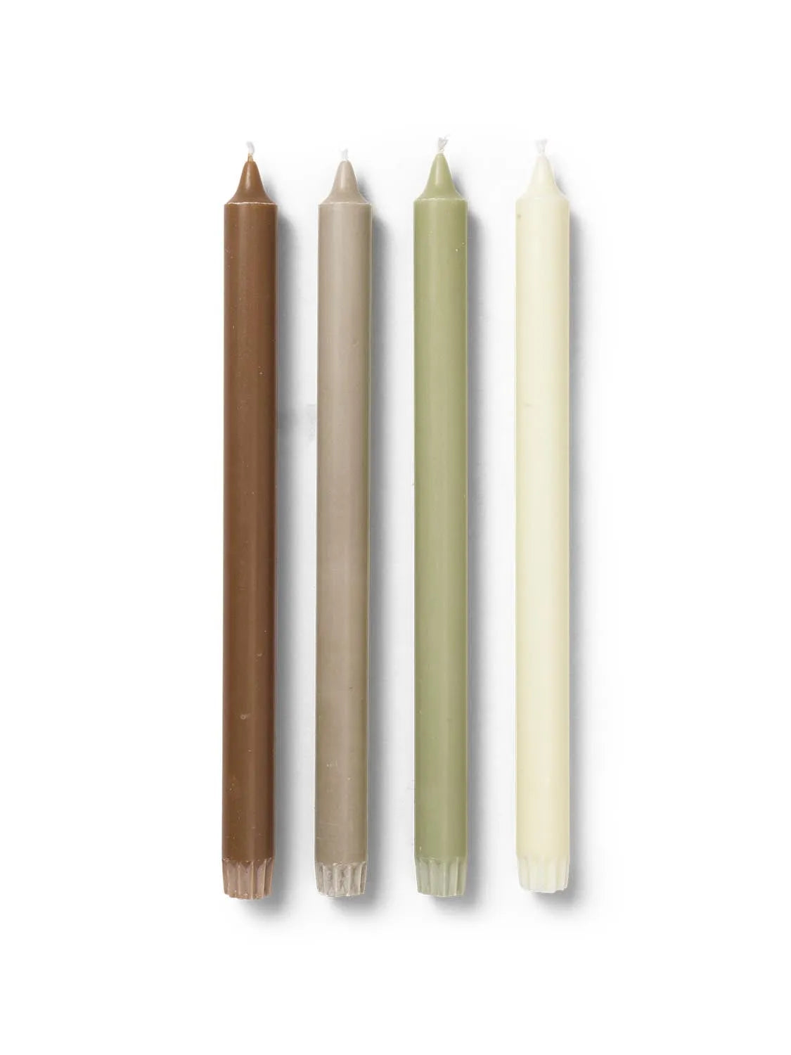 Elegante Pure-Kerzen von Ferm Living: Nachhaltiges Stearin, minimalistisches Design, vielfältige Farben, umweltfreundlich.